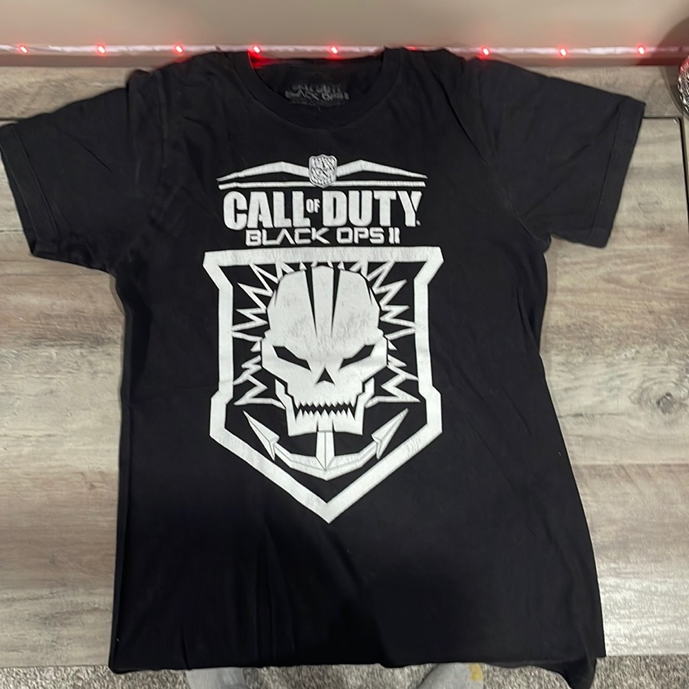 Call of duty black ops 2  T-shirt, size small, 100% cotton.
